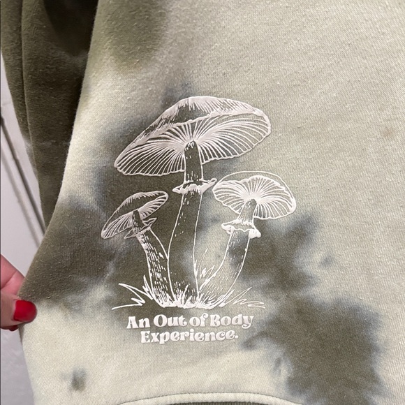 Men’s Tie-Dye Graphic Sweatshirt - Picture 3 of 6